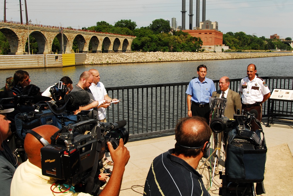 I-35 Bridge Cleanup