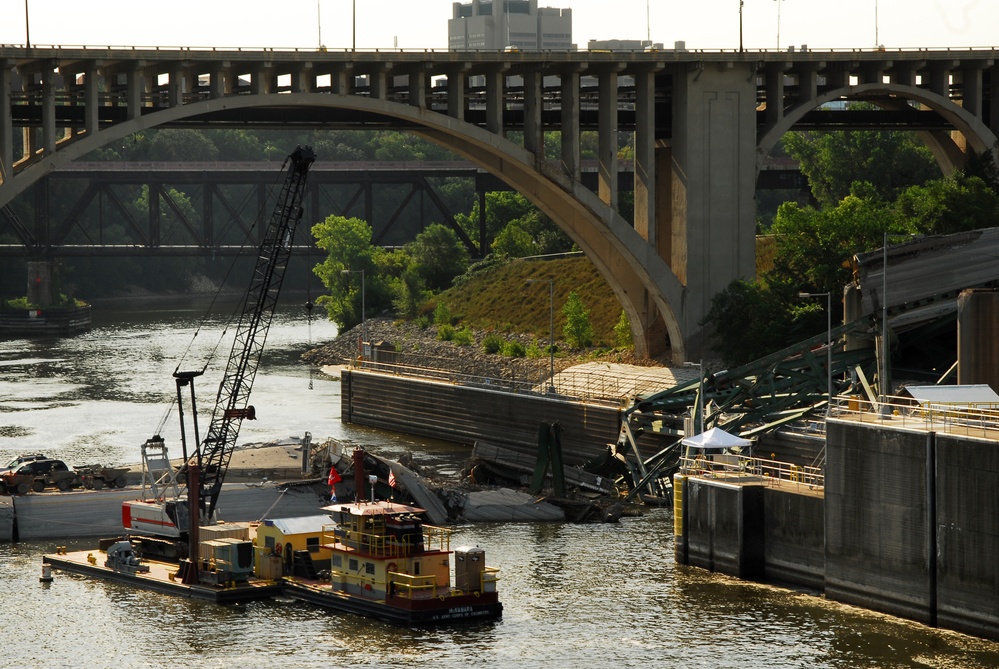 I-35 Bridge Cleanup