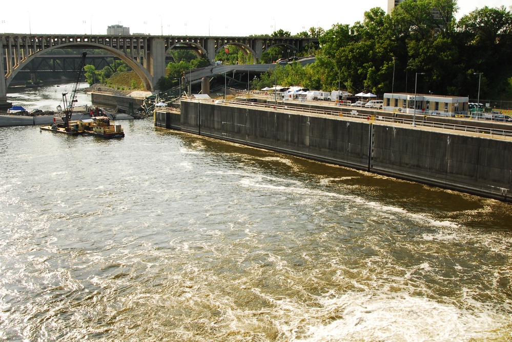 I-35 Bridge Cleanup