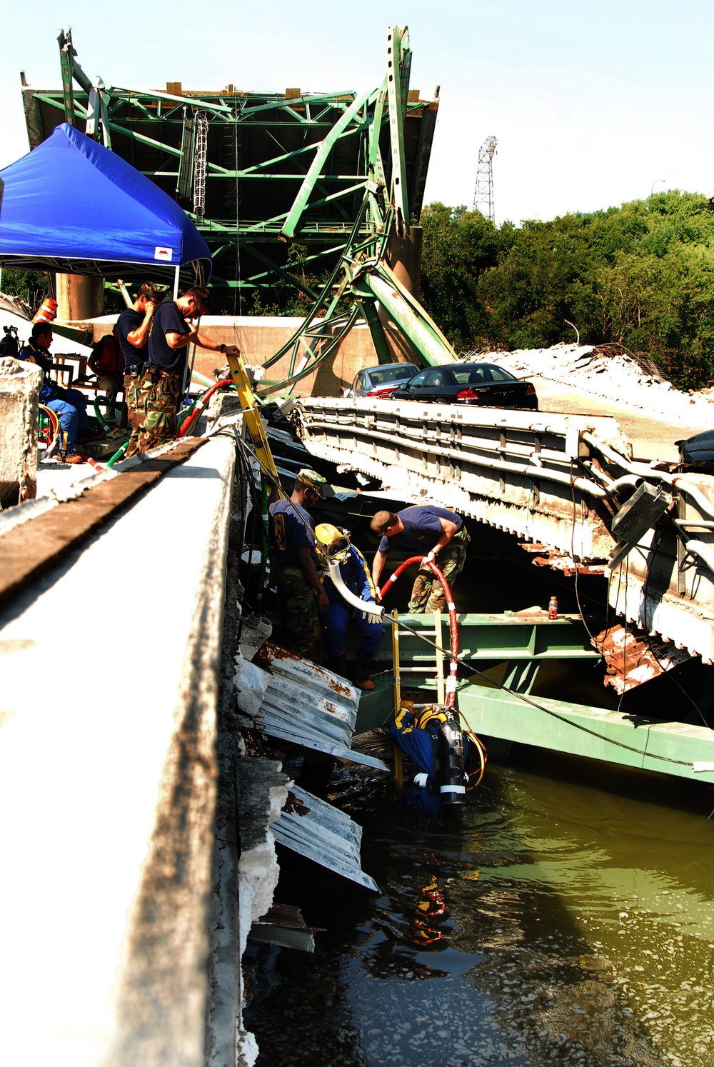 I-35 Bridge Cleanup