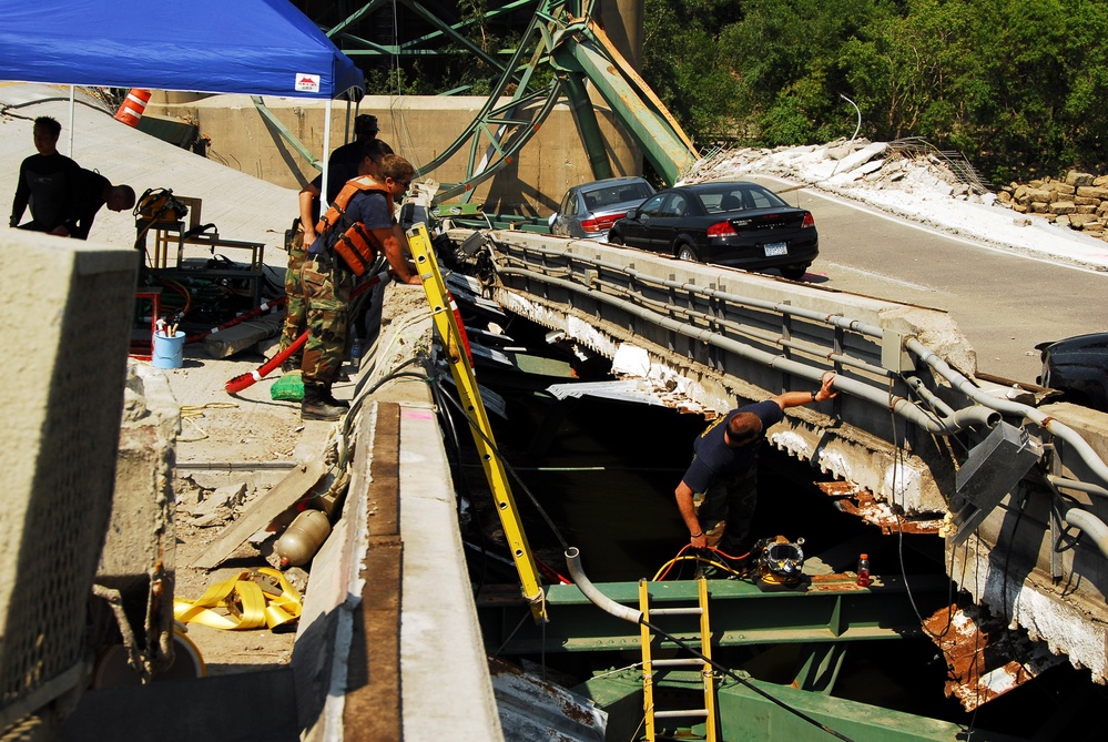 I-35 Bridge Cleanup