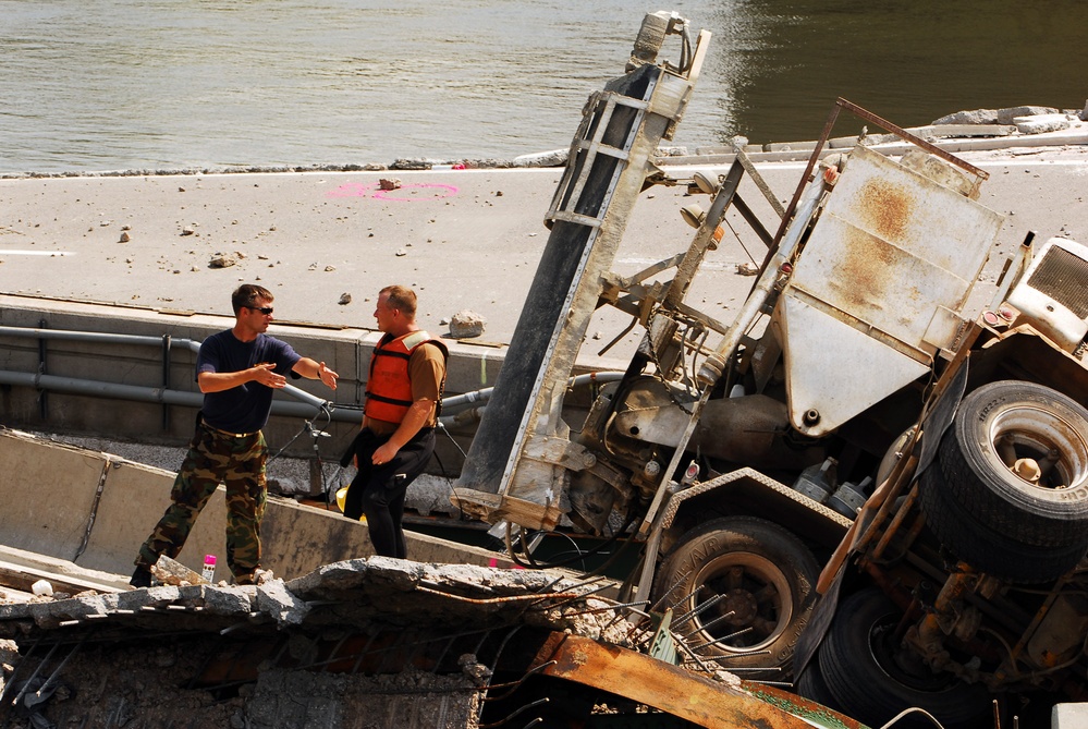 I-35 Bridge Cleanup