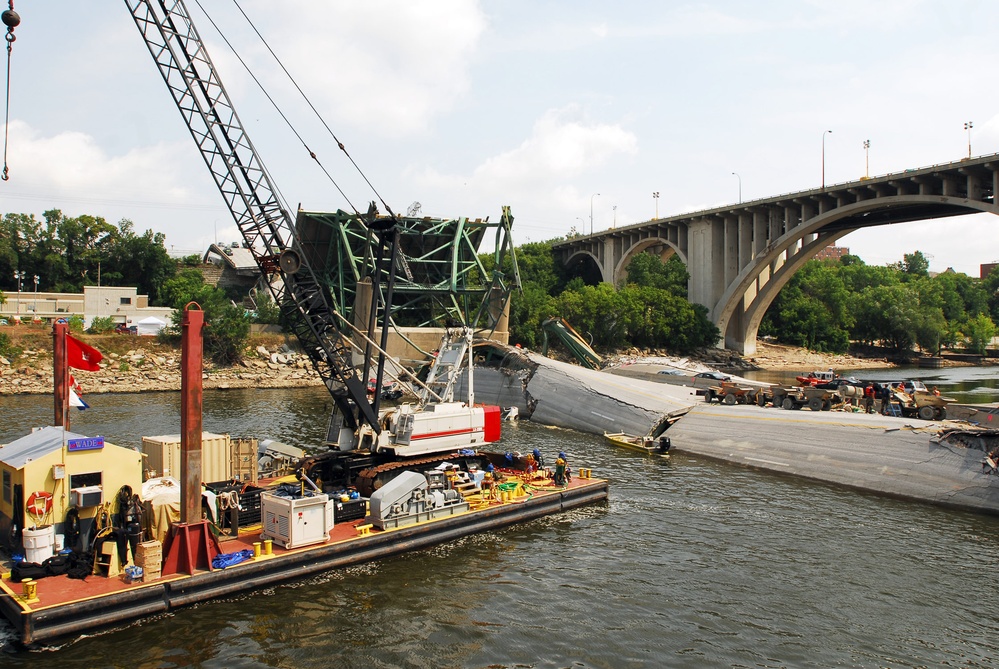 I-35 Bridge Cleanup