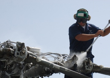 Chung-Hoon Sailors in the Persian Gulf