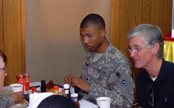 Congressmen Lunch With Soldiers From 1st TSC