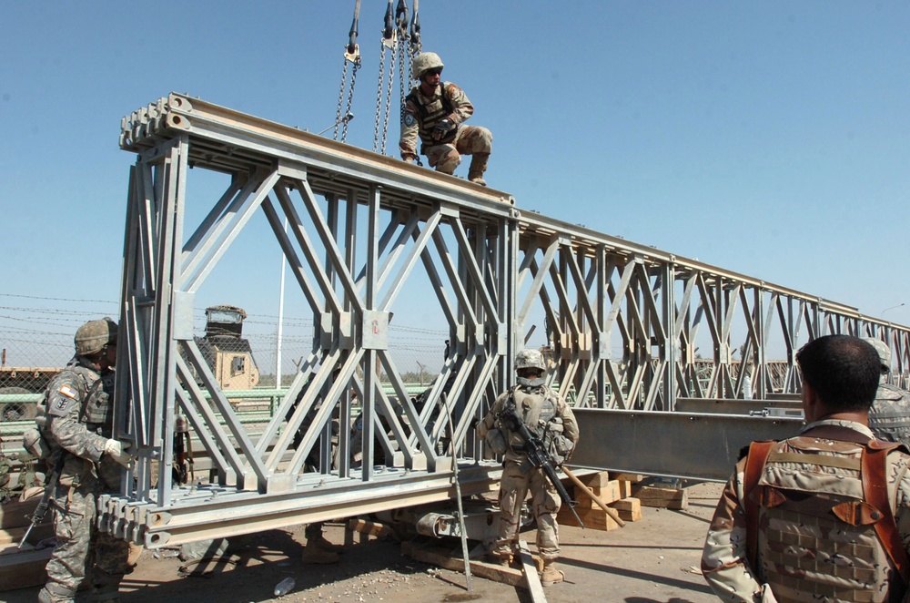 Iraqi Army, US engineers help reconnect Taji to major highway
