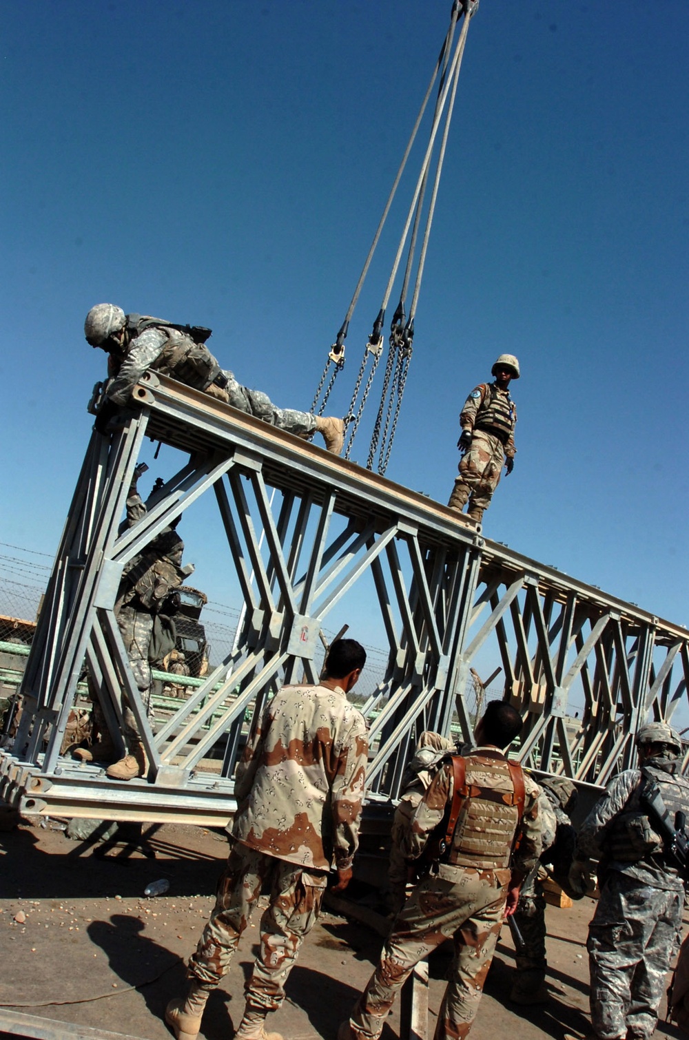 Iraqi Army, US engineers help reconnect Taji to major highway