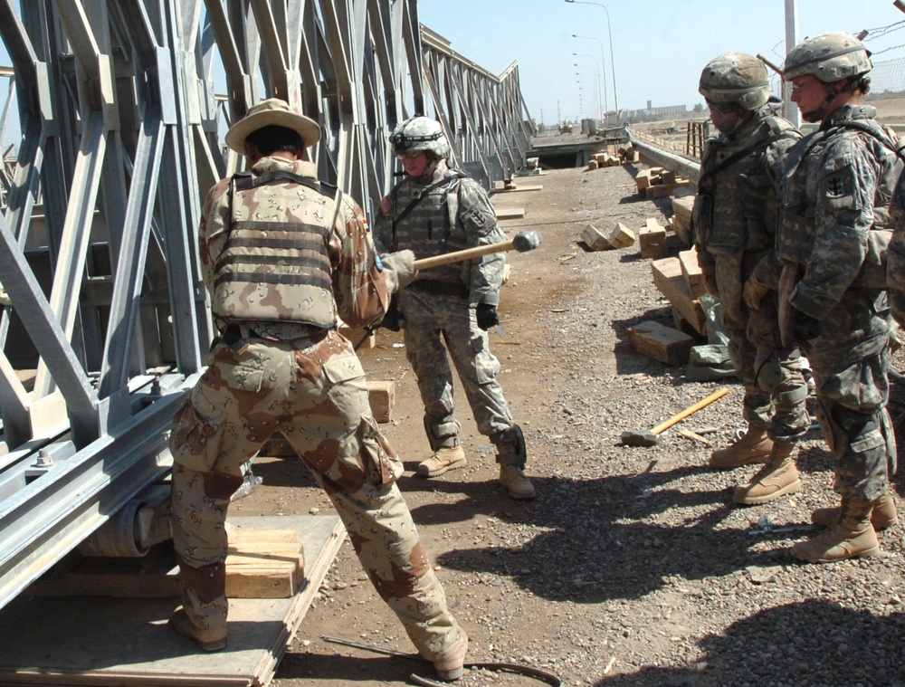 Iraqi Army, US engineers help reconnect Taji to major highway