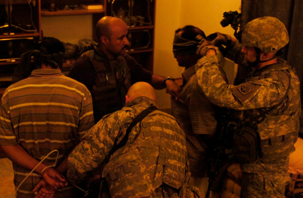 Clearing Operations in Samarra Strike Hard at Insurgency