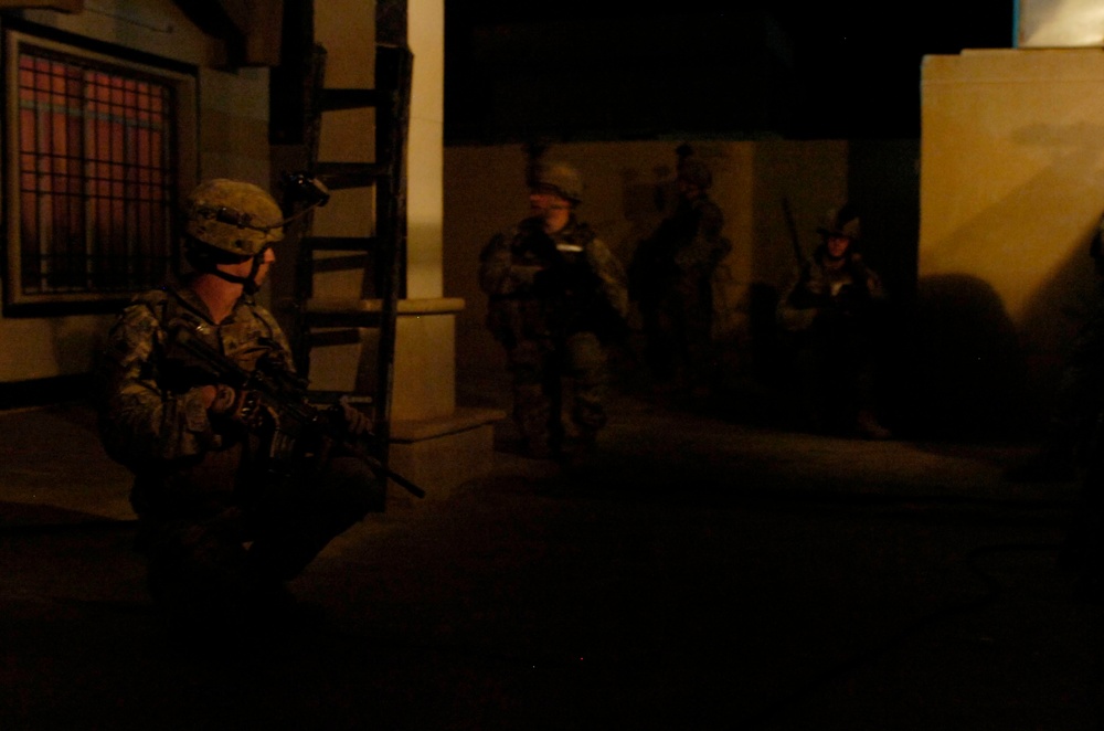 Clearing Operations in Samarra Strike Hard at Insurgency