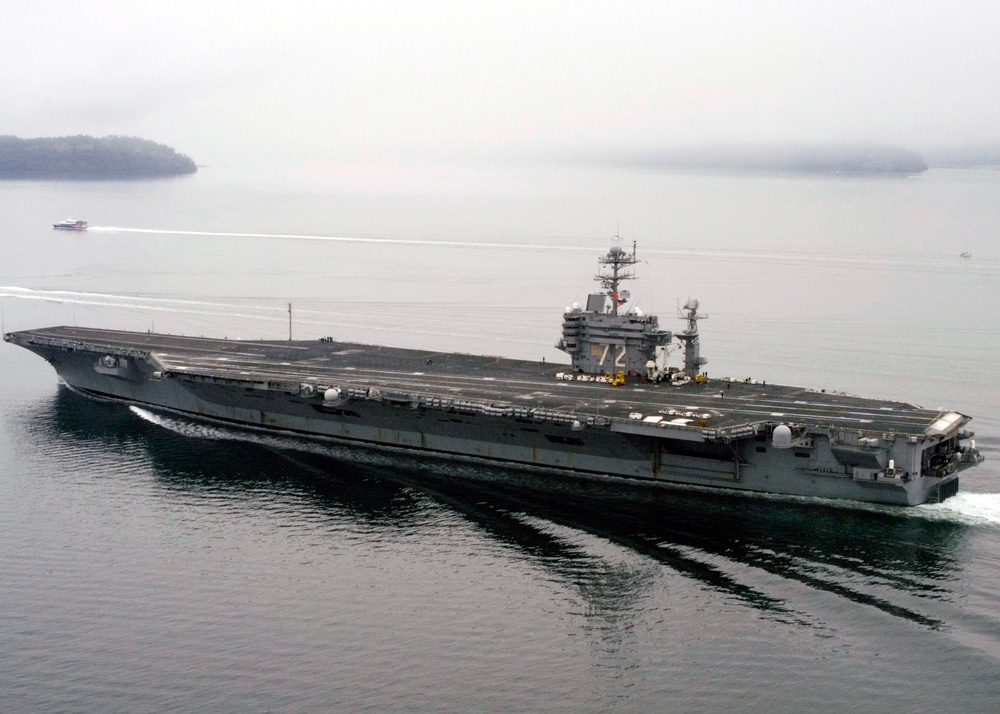 Lincoln Returns to Naval Station Everett