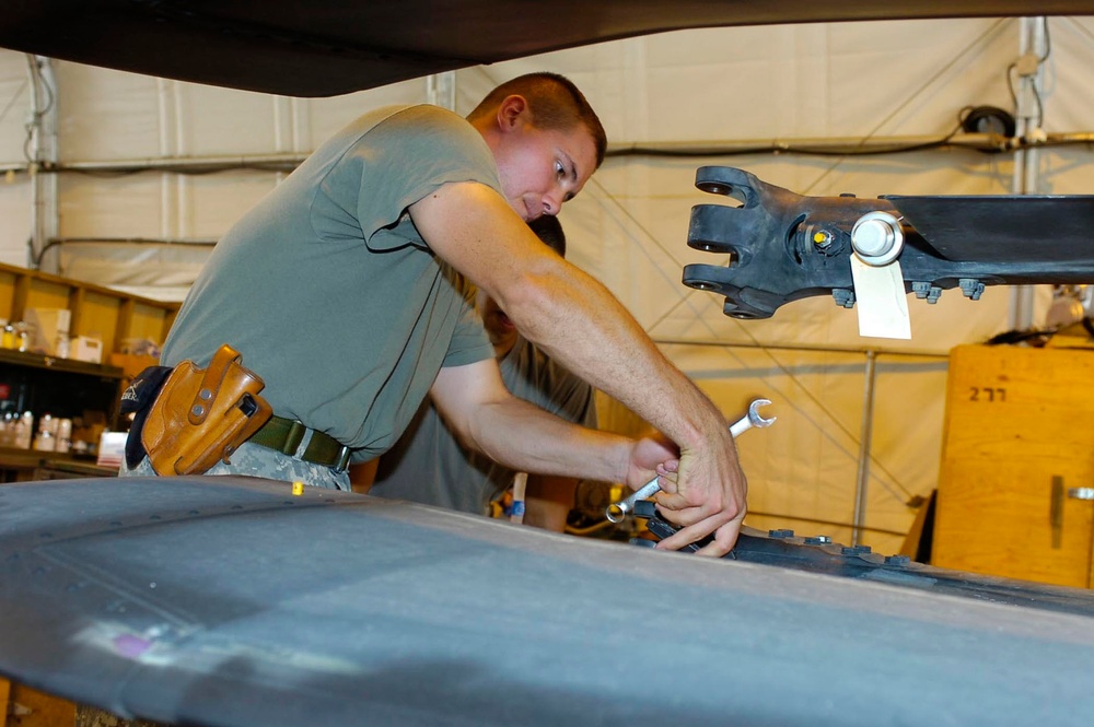 Crews Keep Aircraft Aloft