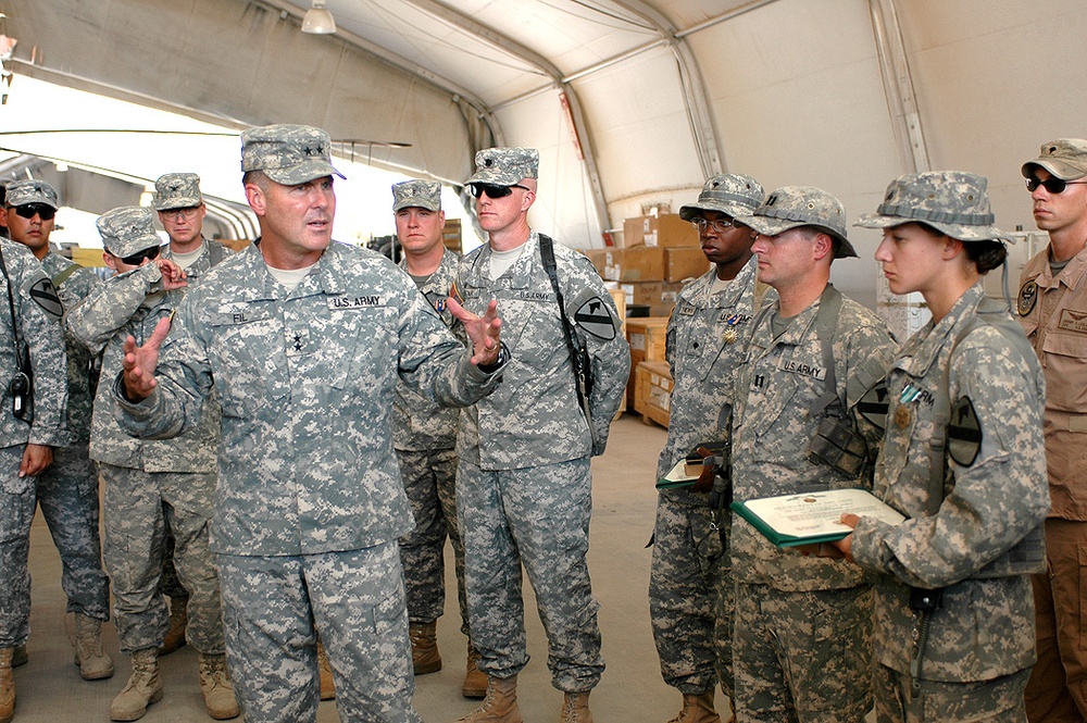 Commanding General Praises 'Spearhead Battalion'