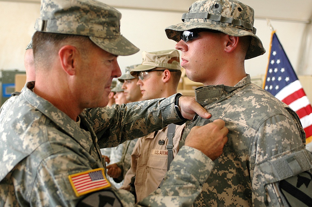 Commanding General Praises 'Spearhead Battalion'