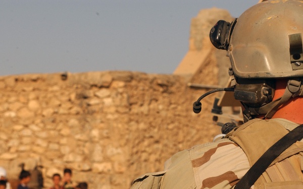 U.S. Special Force and Iraqi Security Conduct Combat Operations
