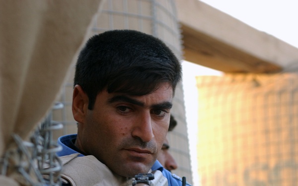 Iraqi Police Practice Urban Warfare