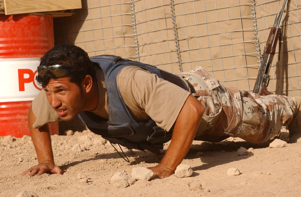 Iraqi Police Practice Urban Warfare