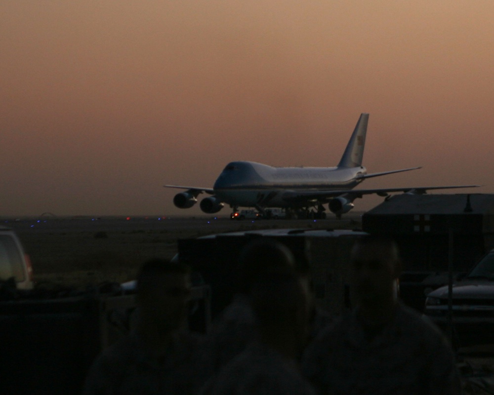 President Bush Visits Al Asad, Iraq