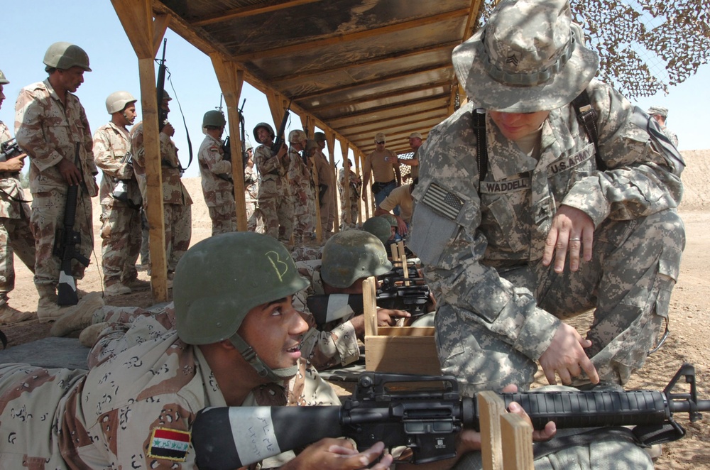 Iraqi Army continues efforts fielding new weapons in four day program