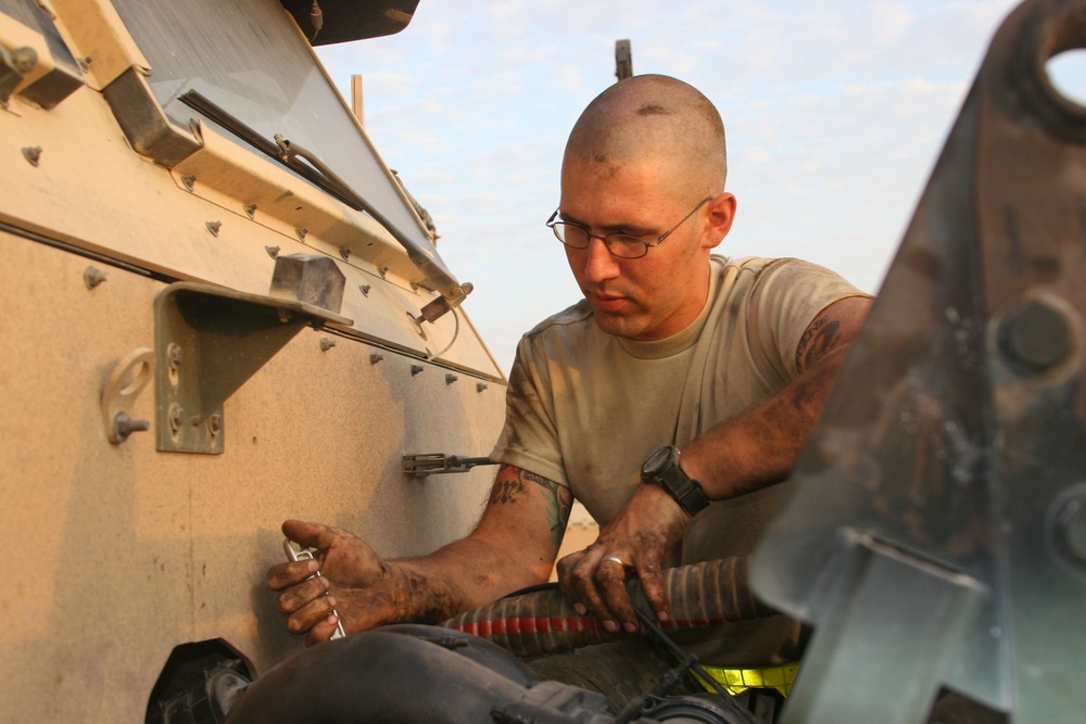 Mechanics keep trucks rolling in the desert