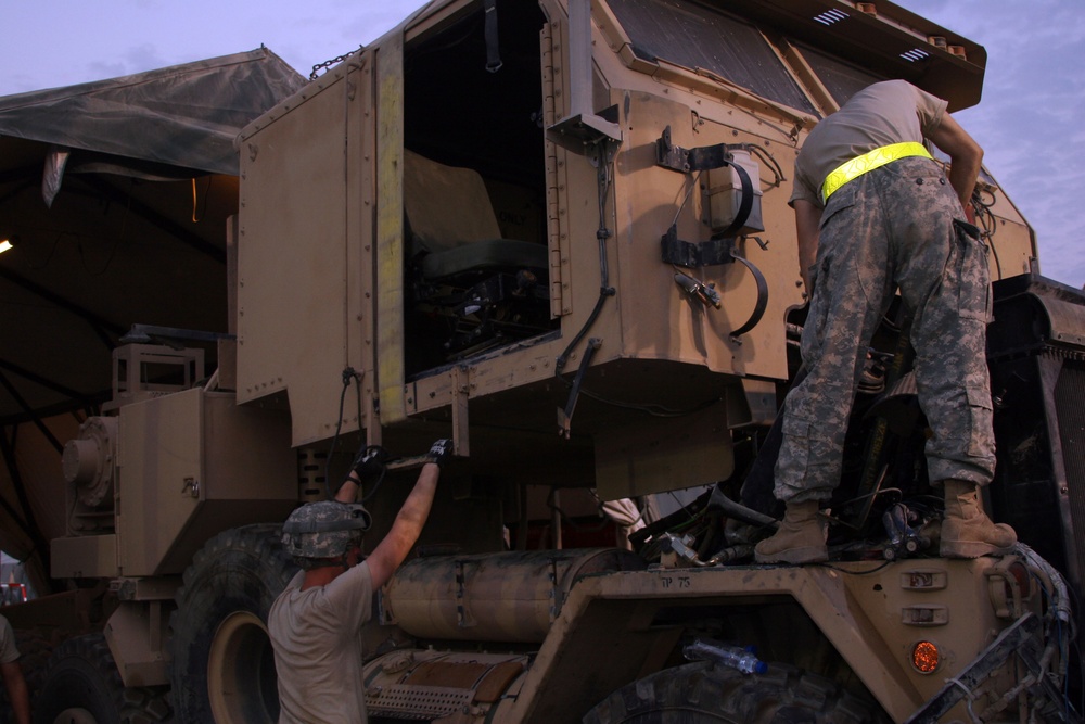 Mechanics keep trucks rolling in the desert