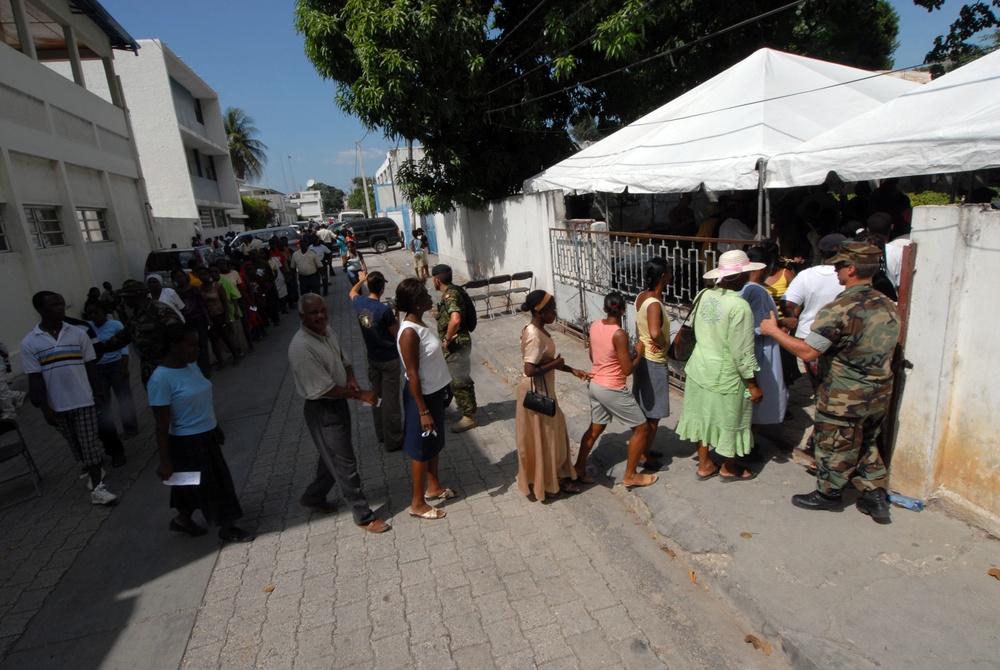 MSC Hospital Ship USNS Comfort in Haiti