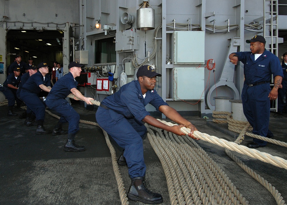 DVIDS - Images - Bringing in the Mooring Lines