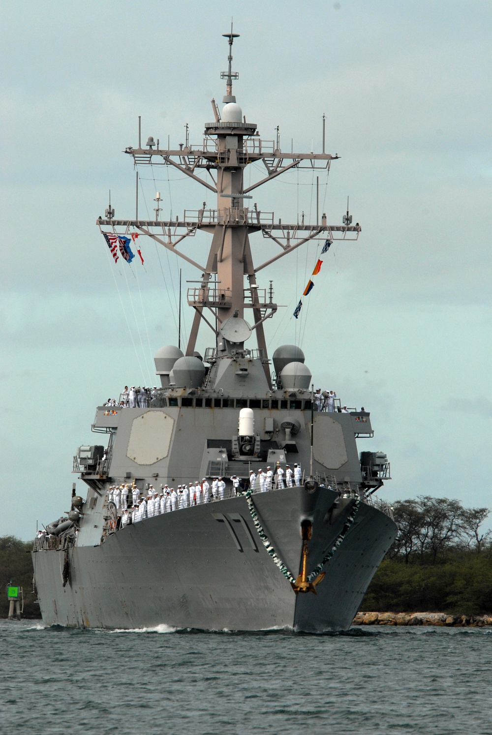 Sailors Return to Pearl Harbor
