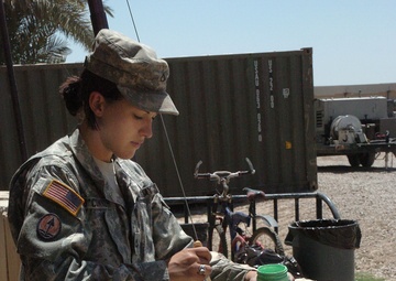 Soldier Paints to Relieve Stress, Motivate Unit