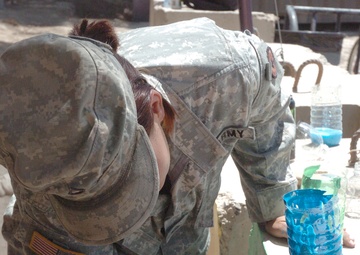 Soldier Paints to Relieve Stress, Motivate Unit