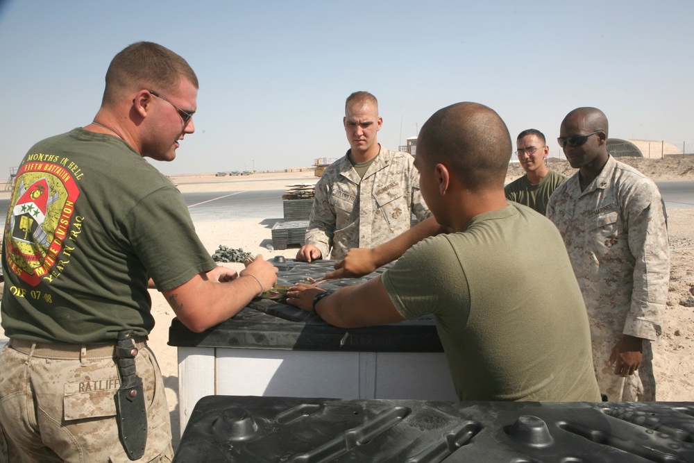 Marines and Sailors Transport Iraqi Dinar