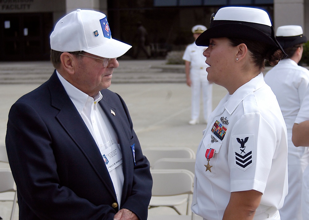 Cryptological Technician Receives Bronze Star