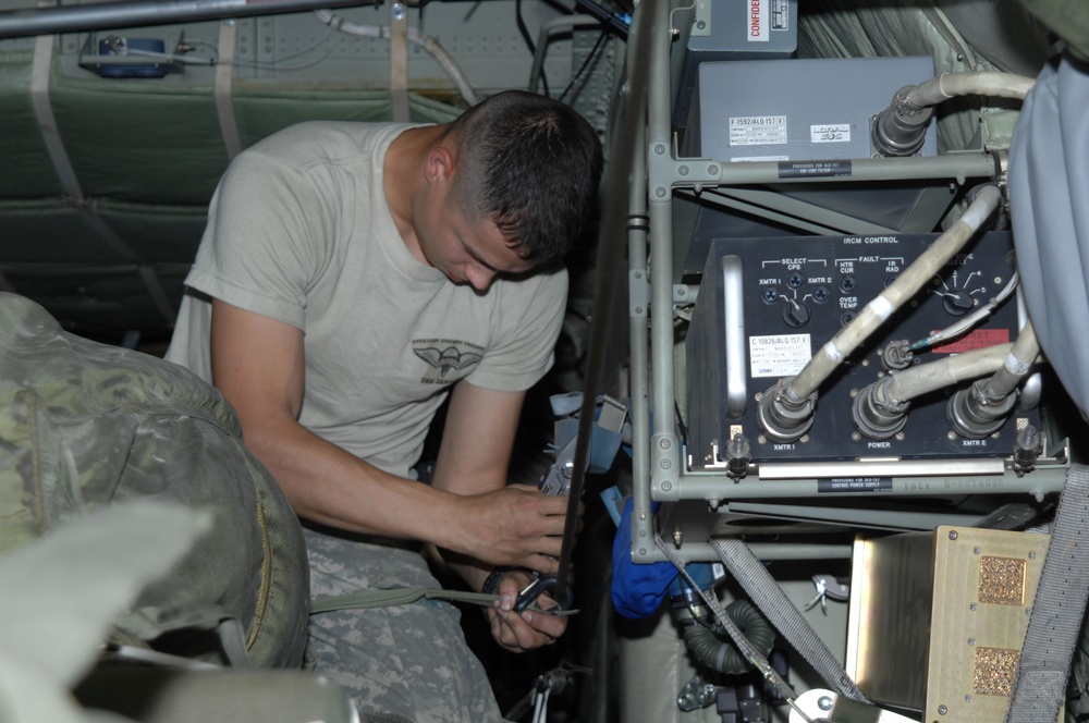 c-130 Hercules aircraft high altitude airdrop