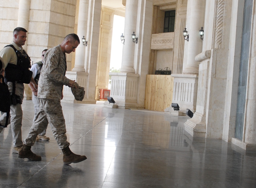 Chairman of the Joint Chiefs of Staff Marine Gen. Peter Pace Visits Iraq