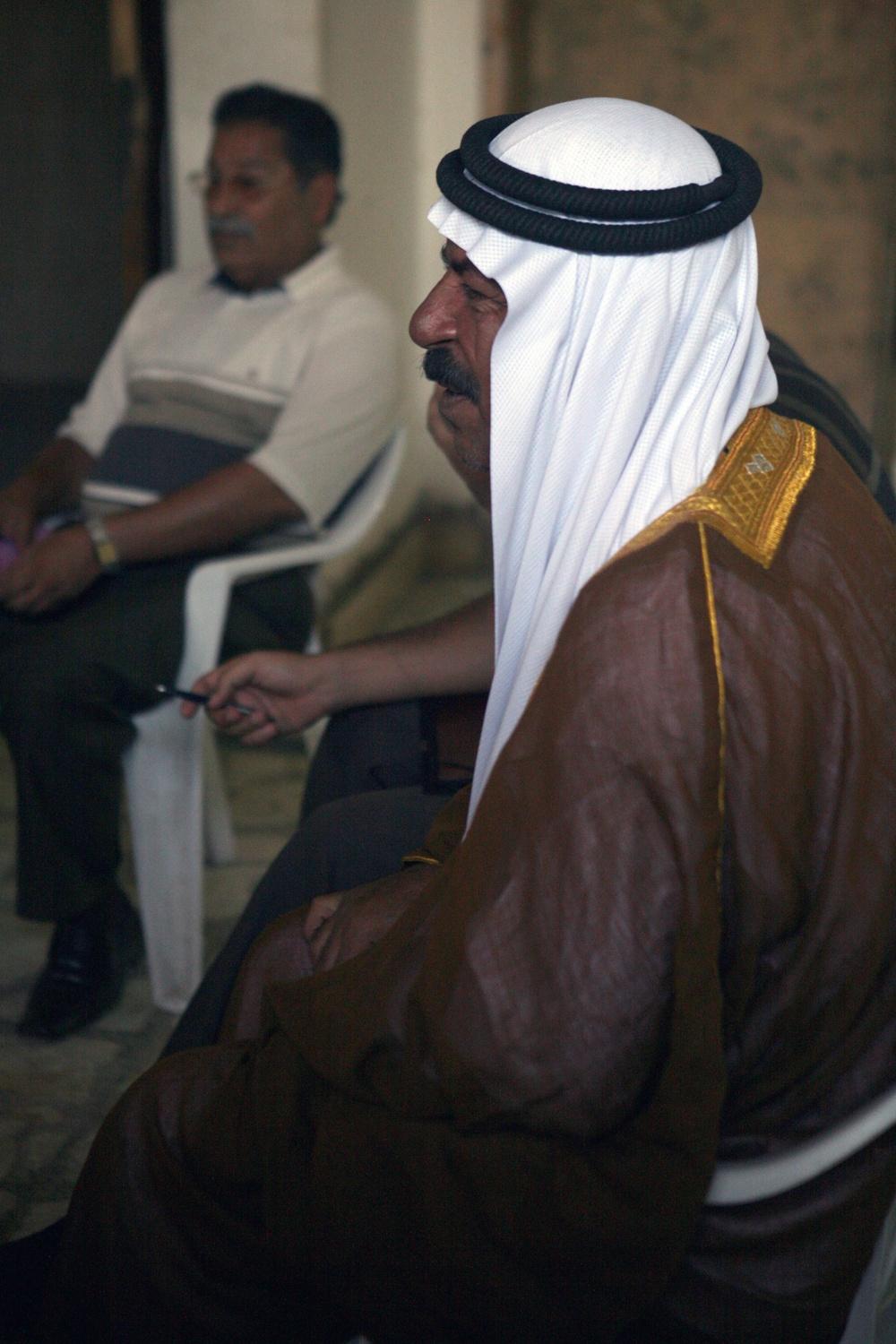 Marines meet with Local Iraqis