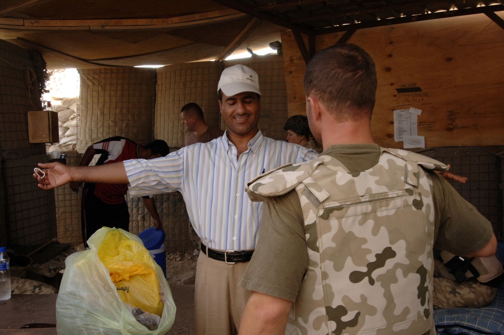 Polish Soldiers Manage Checkpoint in Iraq