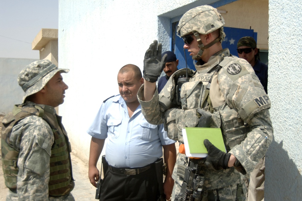 Military Police Receive Briefing