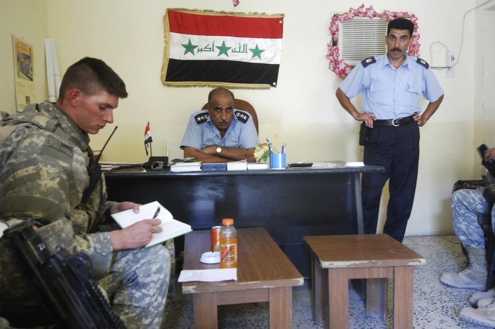 Military Police Receive Briefing