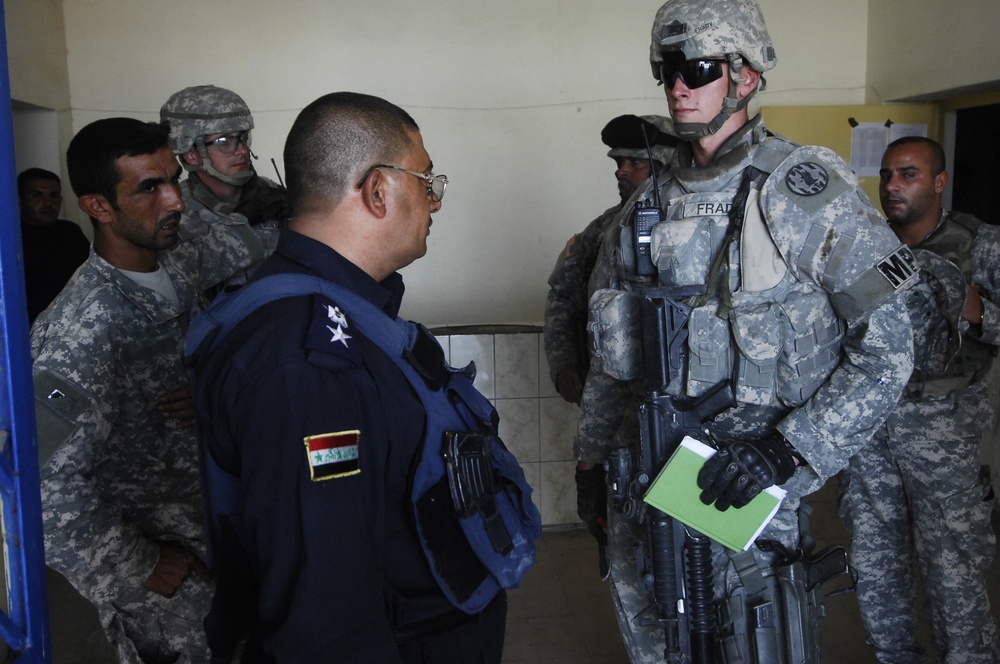 Military Police Receive Briefing