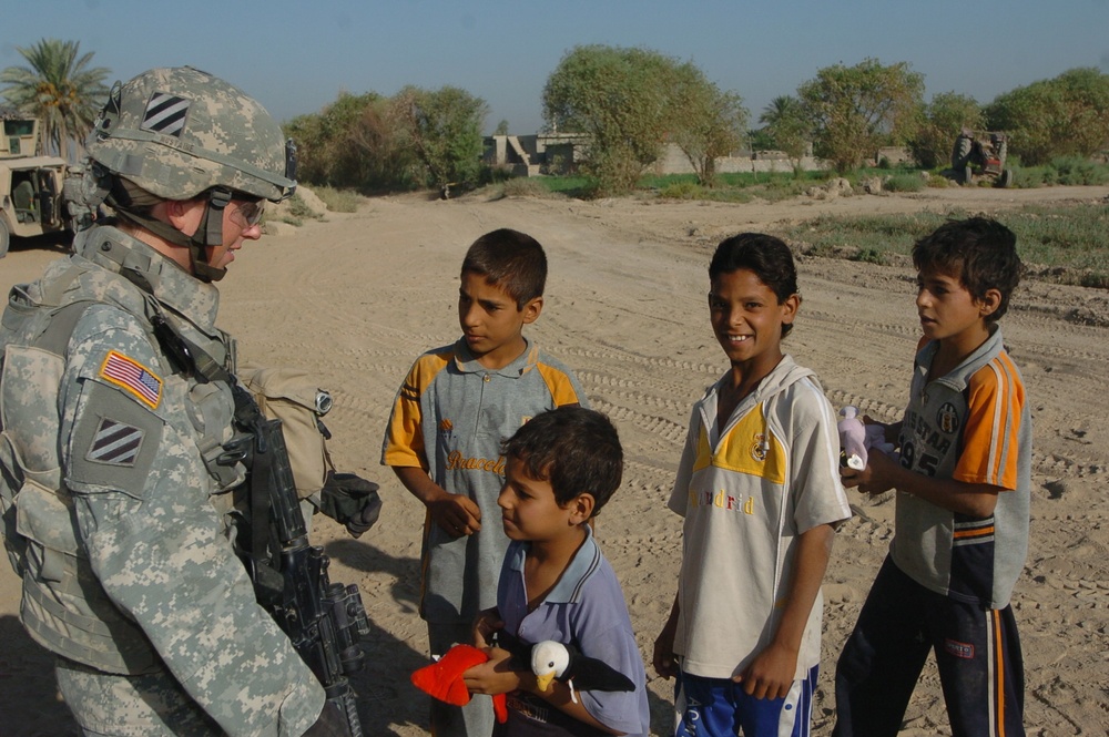 Soldiers Lend Medical Hand to Madhariyah Residents