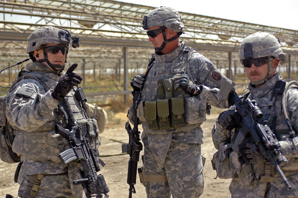 MNC-I Deputy Commanding General and Command Sergeant Major