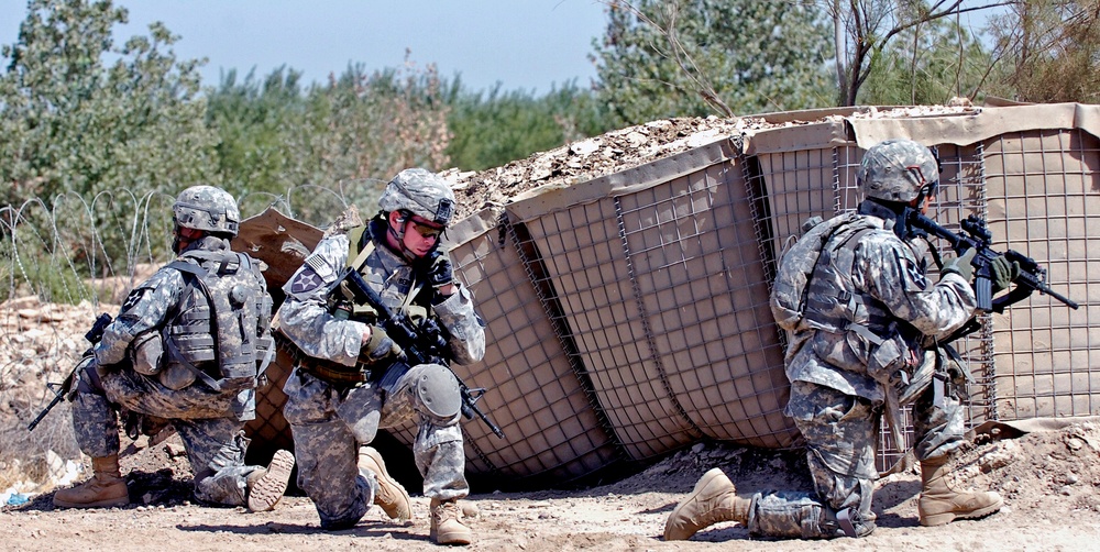 MNC-I Deputy Commanding General and Command Sergeant Major