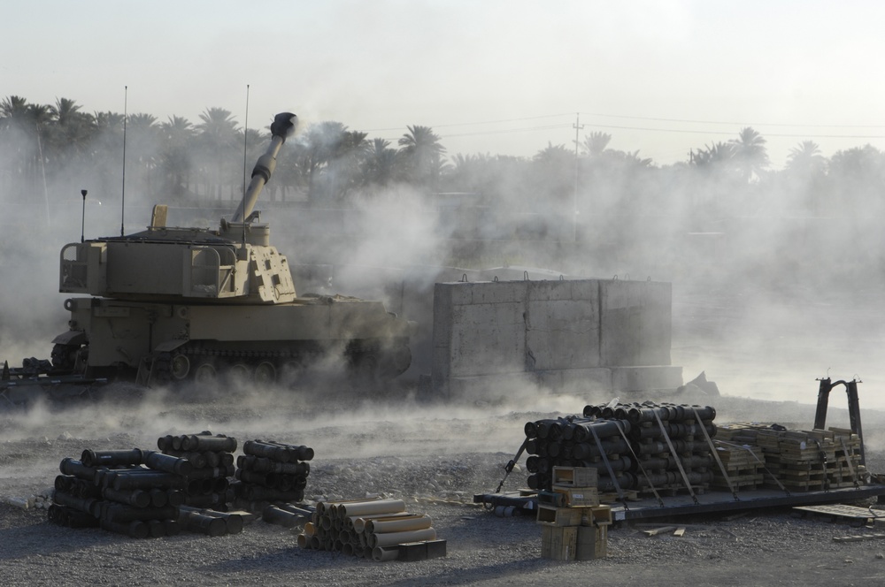 Howitzer Troops In Southern Baghdad