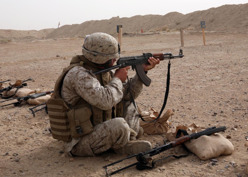 Marines Train Iraqis in Marksmanship