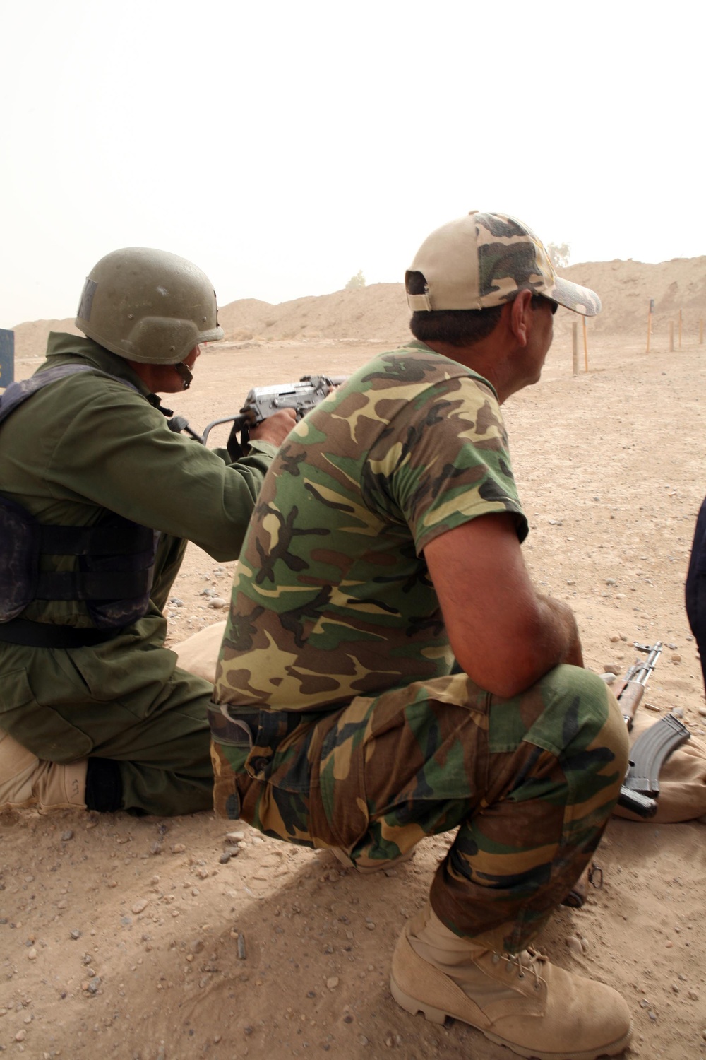 Marines Train Iraqis in Marksmanship