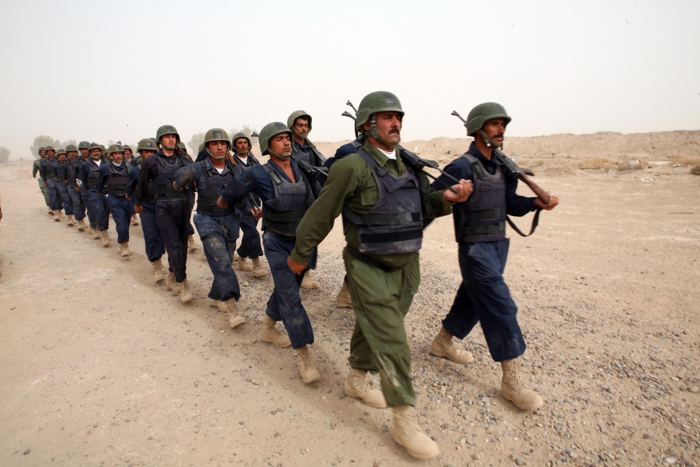 Marines Train Iraqis in Marksmanship
