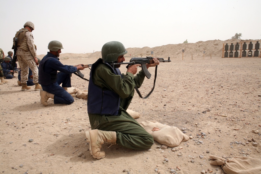 Marines Train Iraqis in Marksmanship