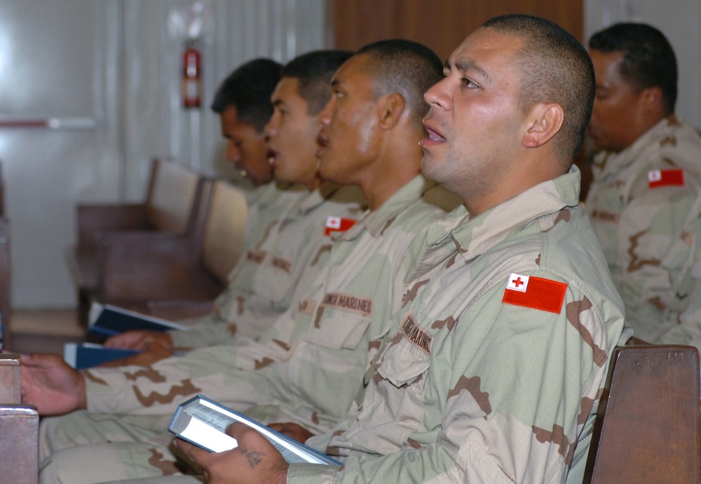 Tongan Marines train and sing