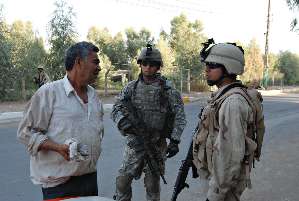 DVIDS - Images - Program Integrates Iraqi Soldiers Into U.S. Units In ...