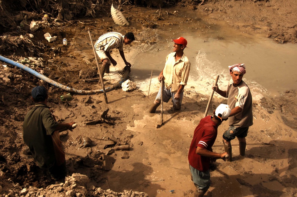 Marines Assist in Ar Ramadi Reconstruction